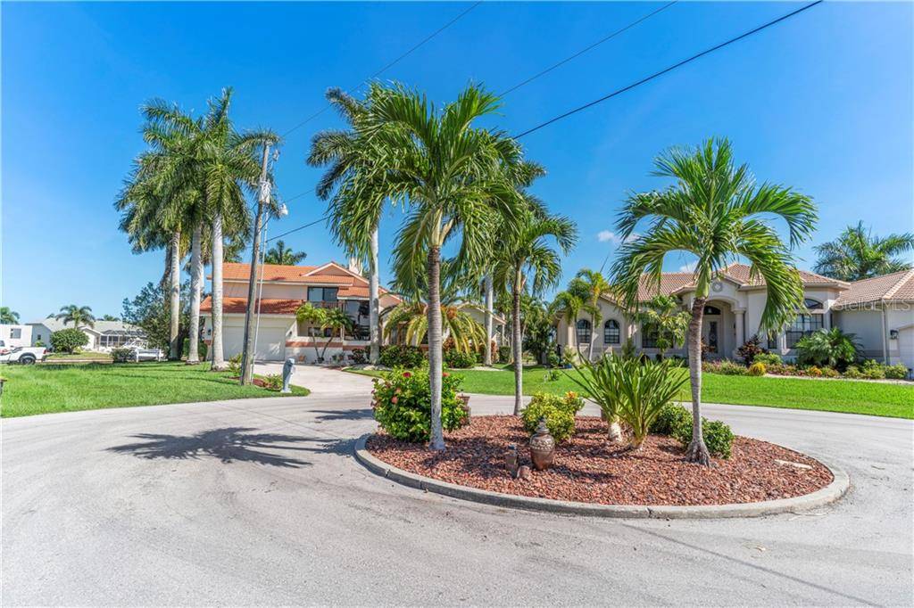 Punta Gorda, FL 33950,506 SAINT GIRONS CT