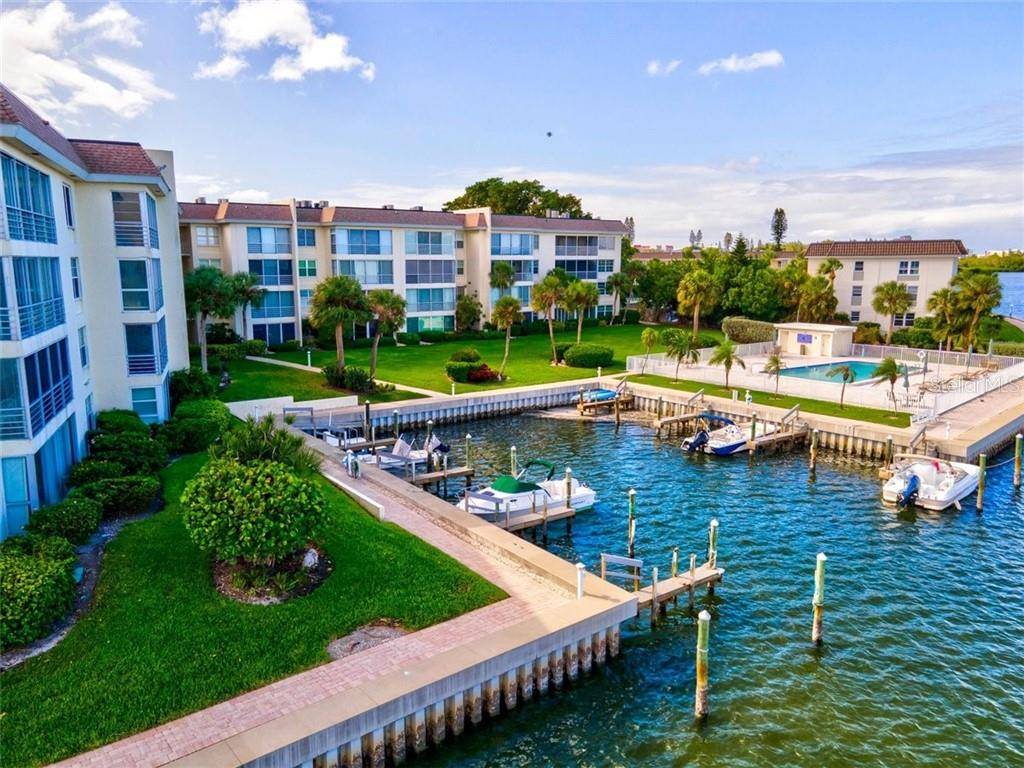 Longboat Key, FL 34228,600 SUTTON PL #403B