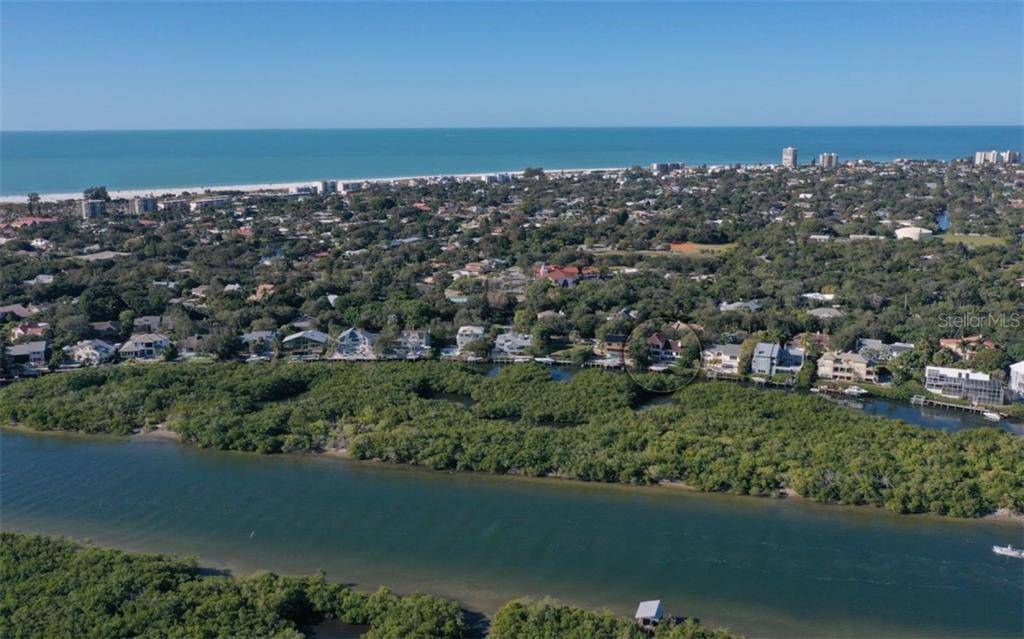 Sarasota, FL 34242,5232 SIESTA COVE DR