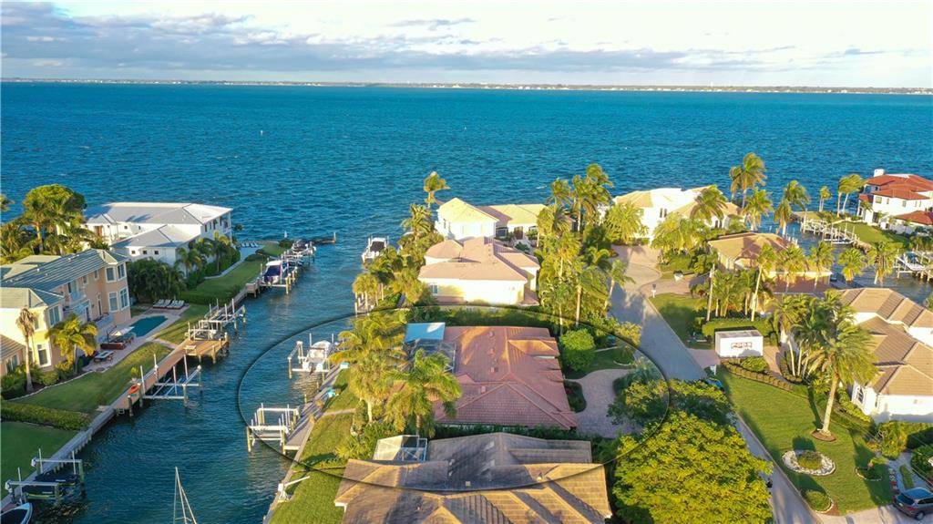 Longboat Key, FL 34228,595 BOWSPRIT LN