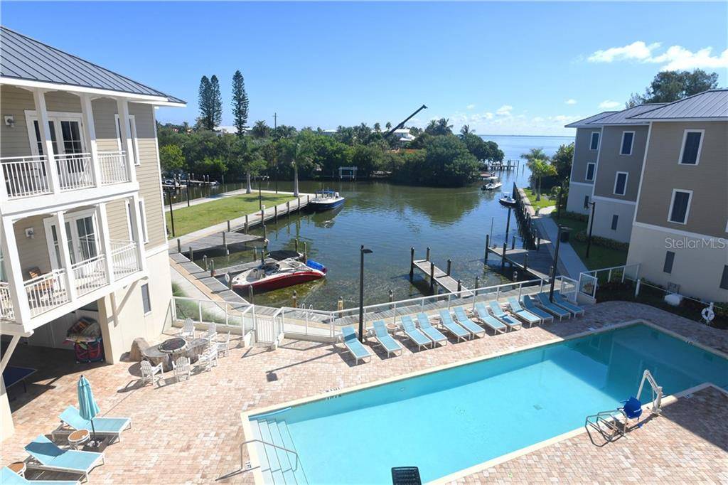 Holmes Beach, FL 34217,5325 MARINA DR #222