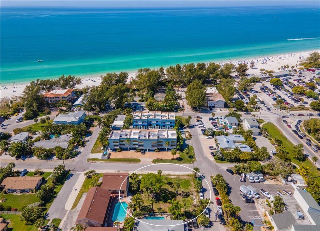 Holmes Beach, FL 34217,401 39TH ST