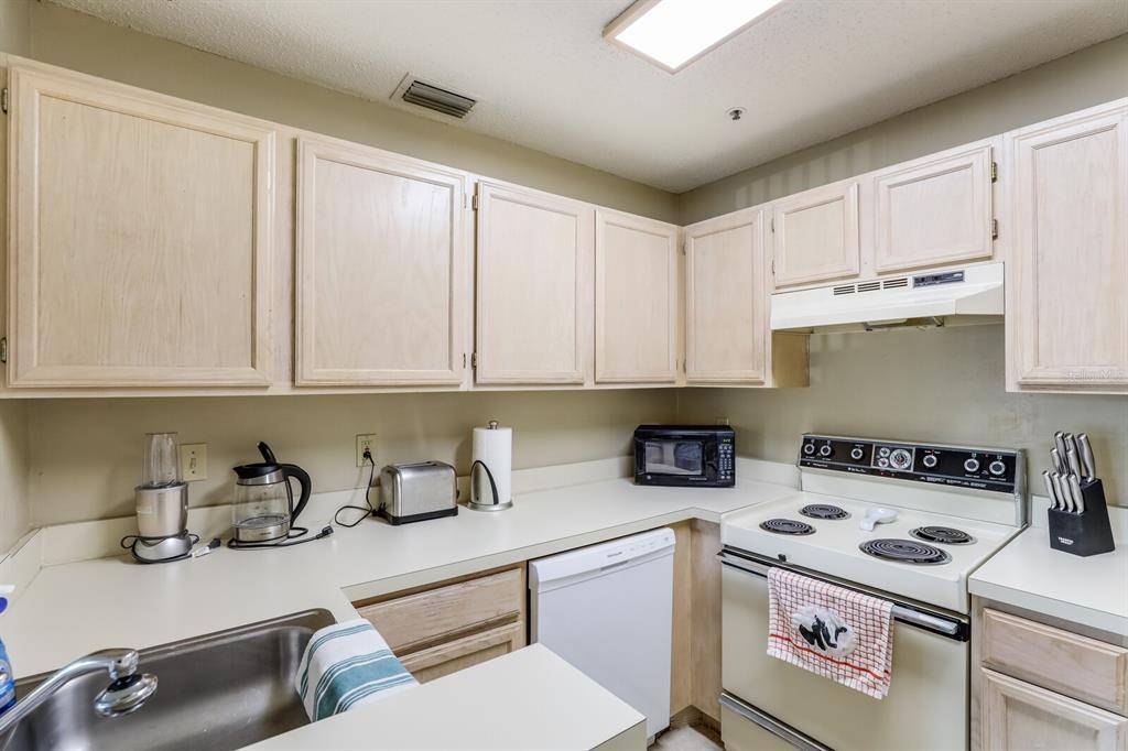 Sarasota, FL 34238,4005 CROCKERS LAKE BLVD #15