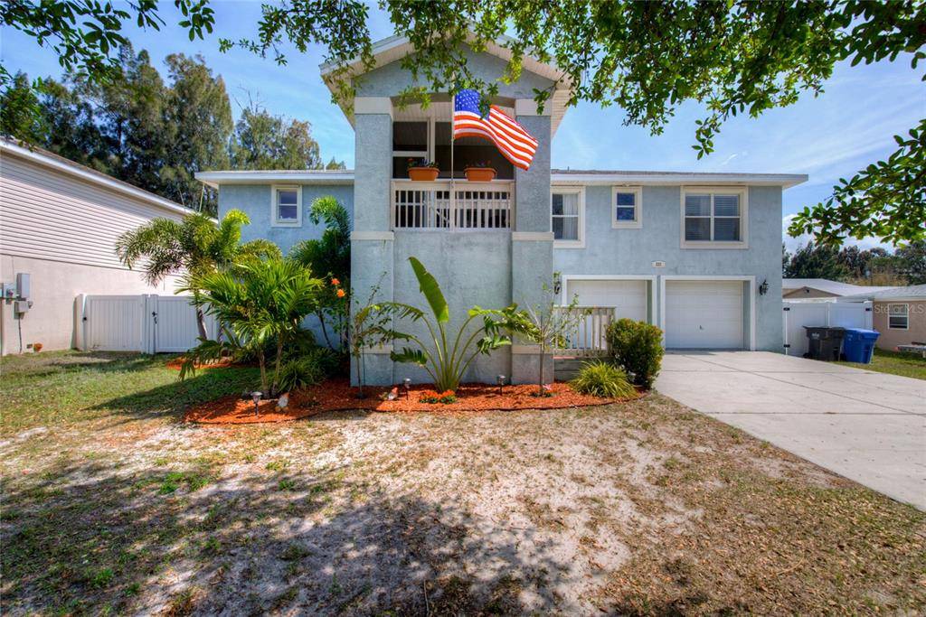 Ruskin, FL 33570,221 15TH ST NW