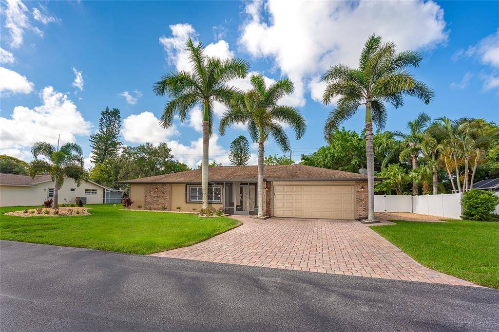 Venice, FL 34293,111 HOURGLASS DR