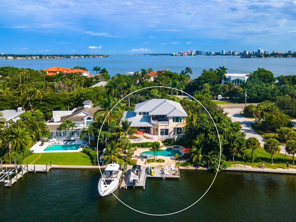 Sarasota, FL 34242,880 SIESTA DR