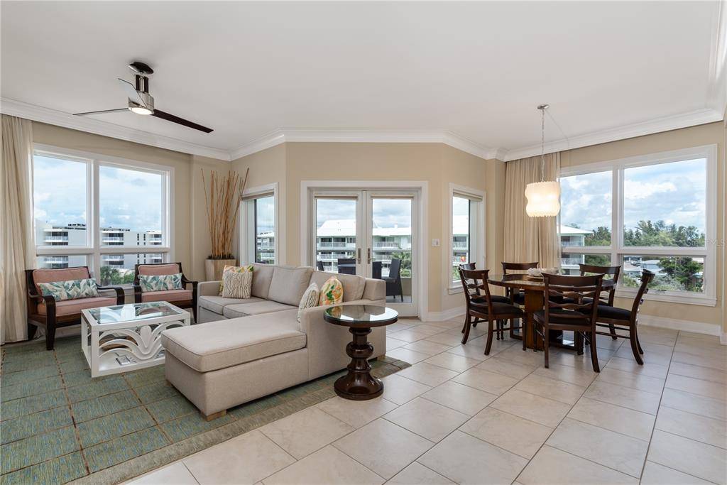 Sarasota, FL 34242,915 SEASIDE DR #412