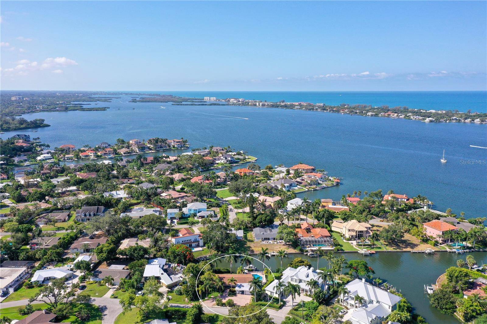 Sarasota, FL 34231,7516 COVE TER