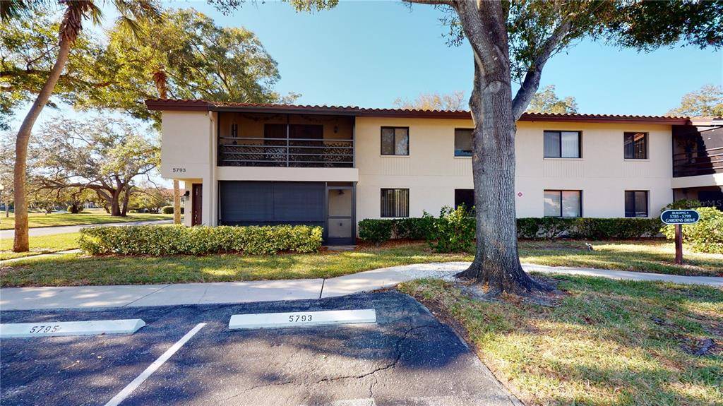 Sarasota, FL 34243,5795 GARDENS DR #101