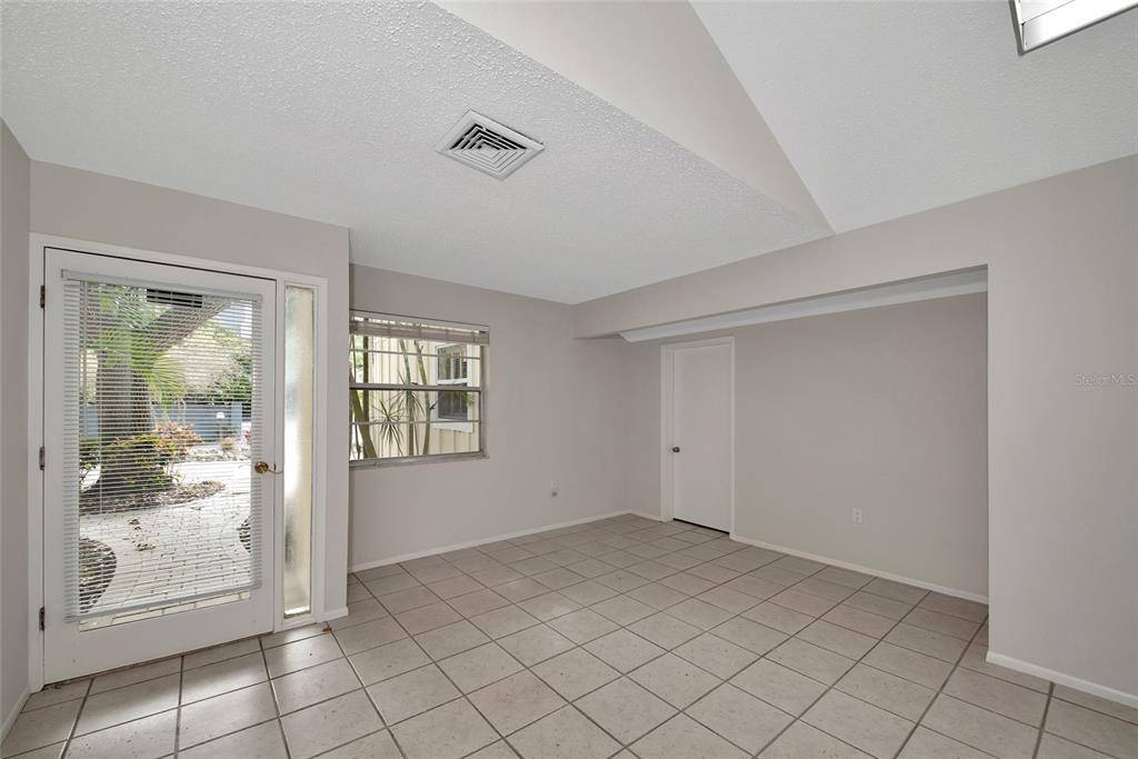 Sarasota, FL 34242,205 GARDEN LN