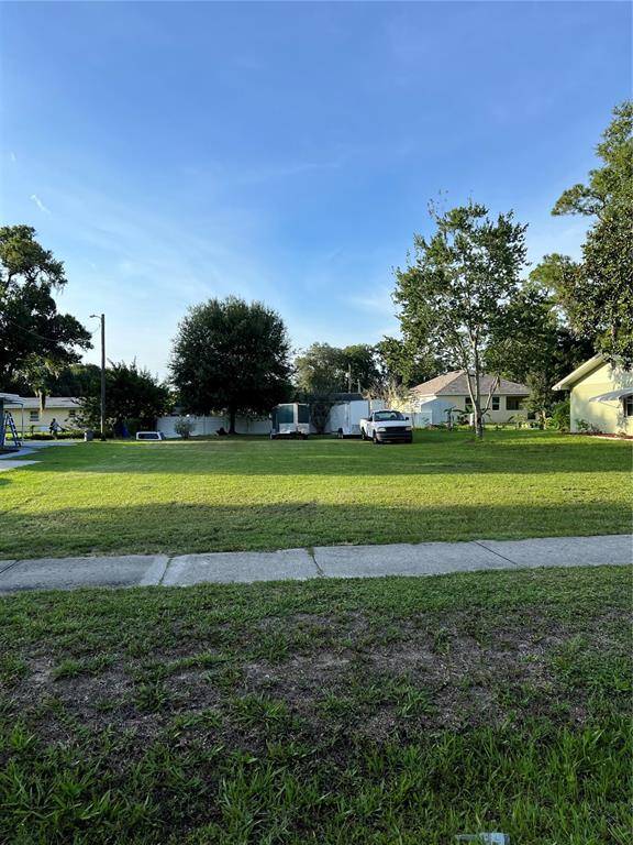 Ruskin, FL 33570,211 W COLLEGE AVE