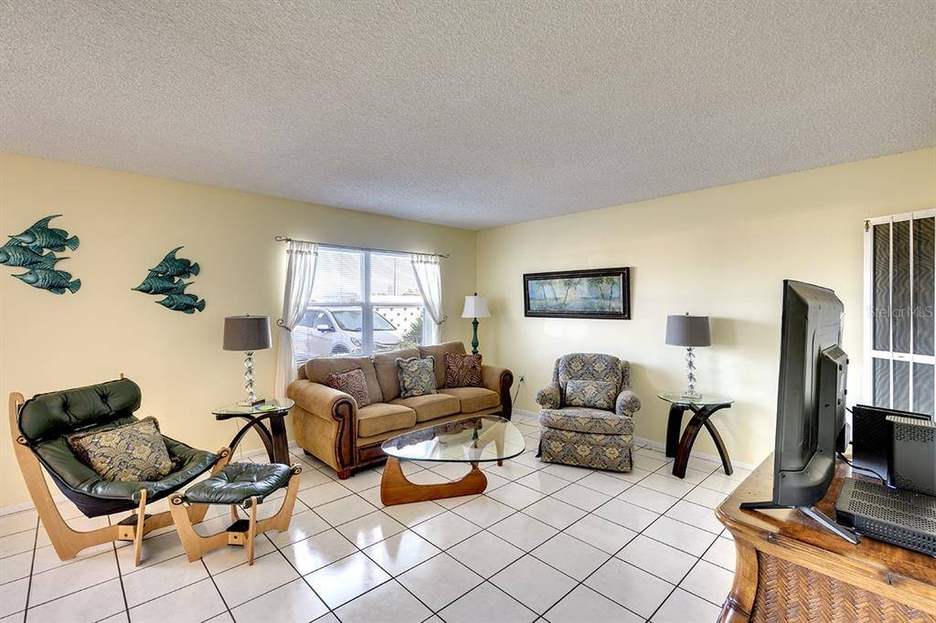 Bradenton Beach, FL 34217,611 GULF DR N #D11