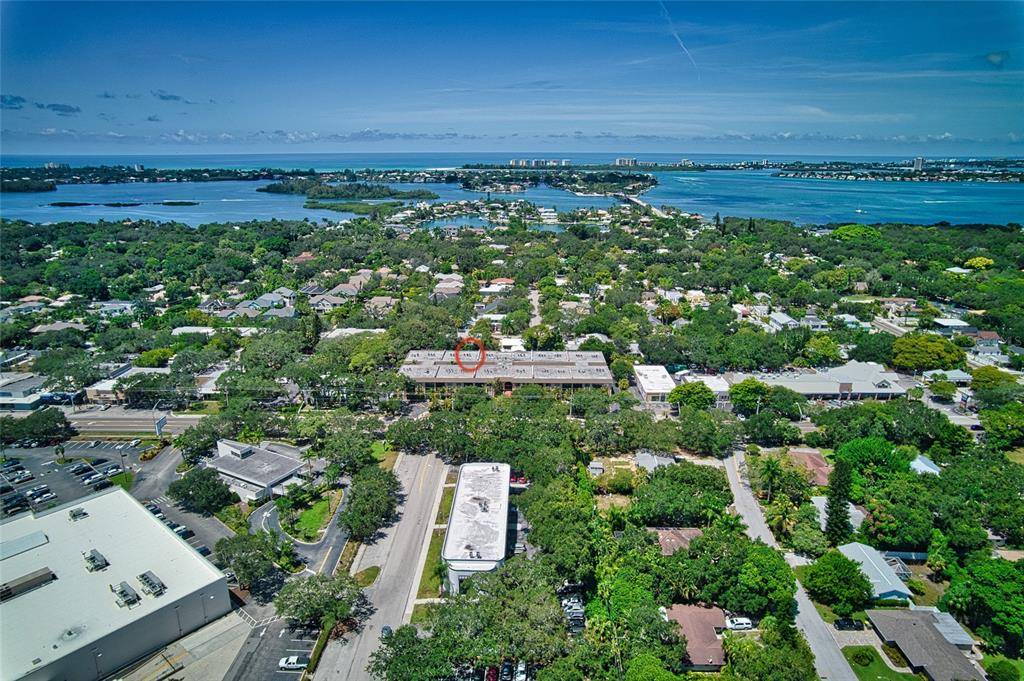 Sarasota, FL 34239,3700 OSPREY AVE #305