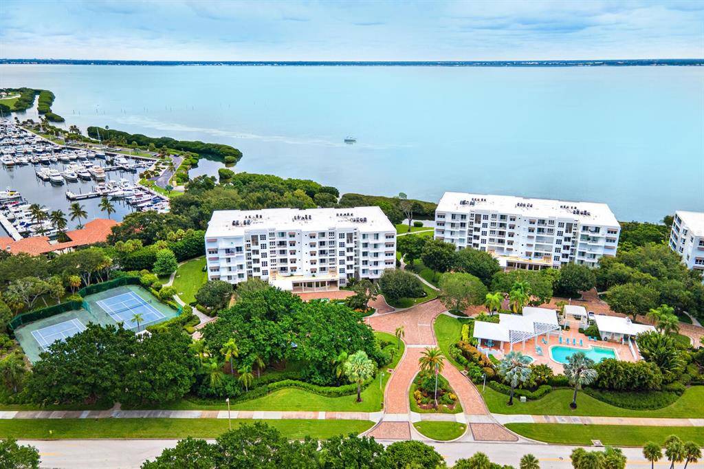 Longboat Key, FL 34228,2550 HARBOURSIDE DR #322