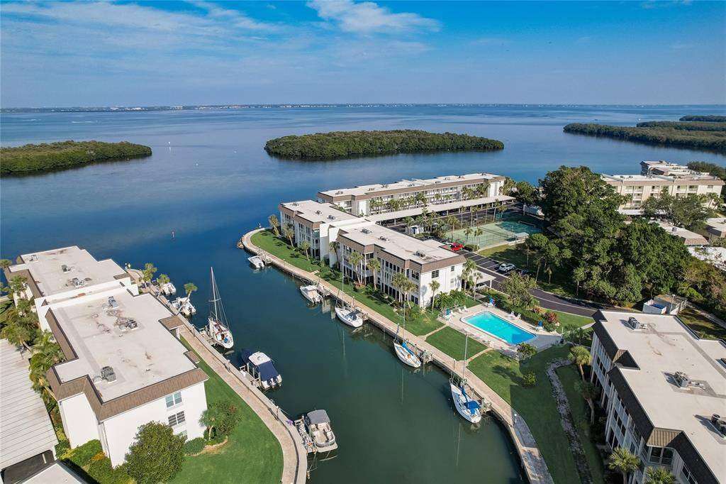 Longboat Key, FL 34228,4400 EXETER DR #J-208