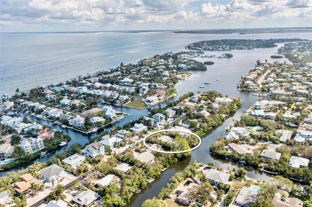 Anna Maria, FL 34216,319 TARPON ST