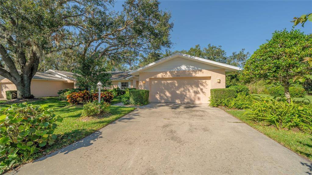 Sarasota, FL 34243,7292 ELEANOR CIR