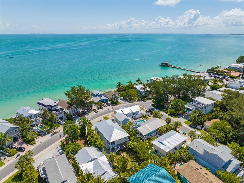 Anna Maria, FL 34216,848 N SHORE DR