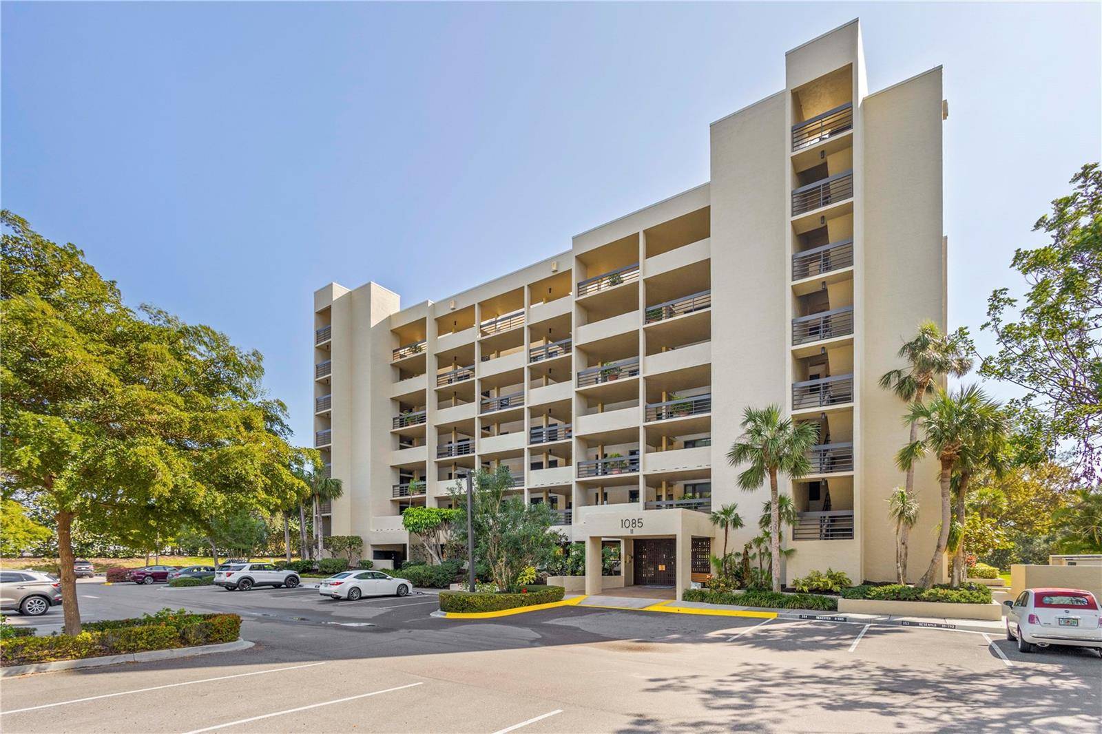 Longboat Key, FL 34228,1085 GULF OF MEXICO DR #305