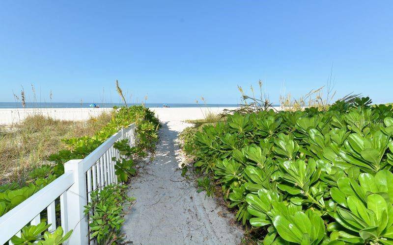 Bradenton Beach, FL 34217,1801 N GULF DRIVE #165