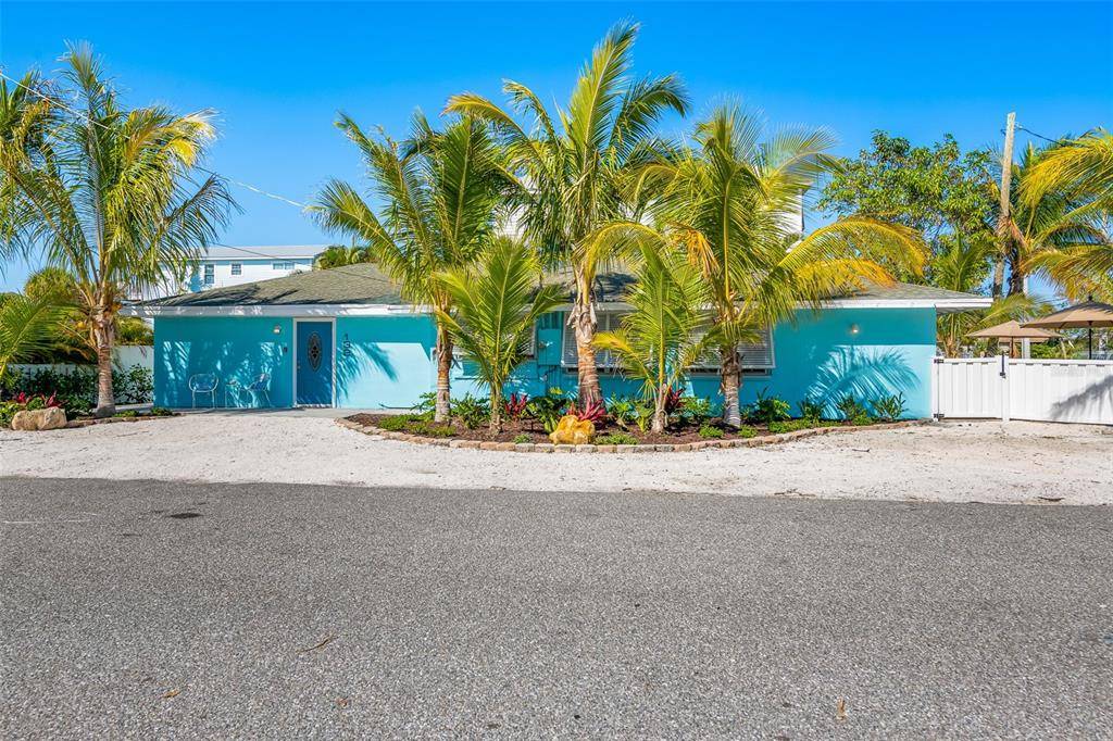 Holmes Beach, FL 34217,132 48TH ST