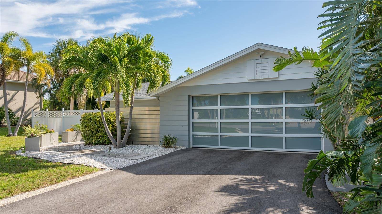 Longboat Key, FL 34228,500 SCHOONER LN