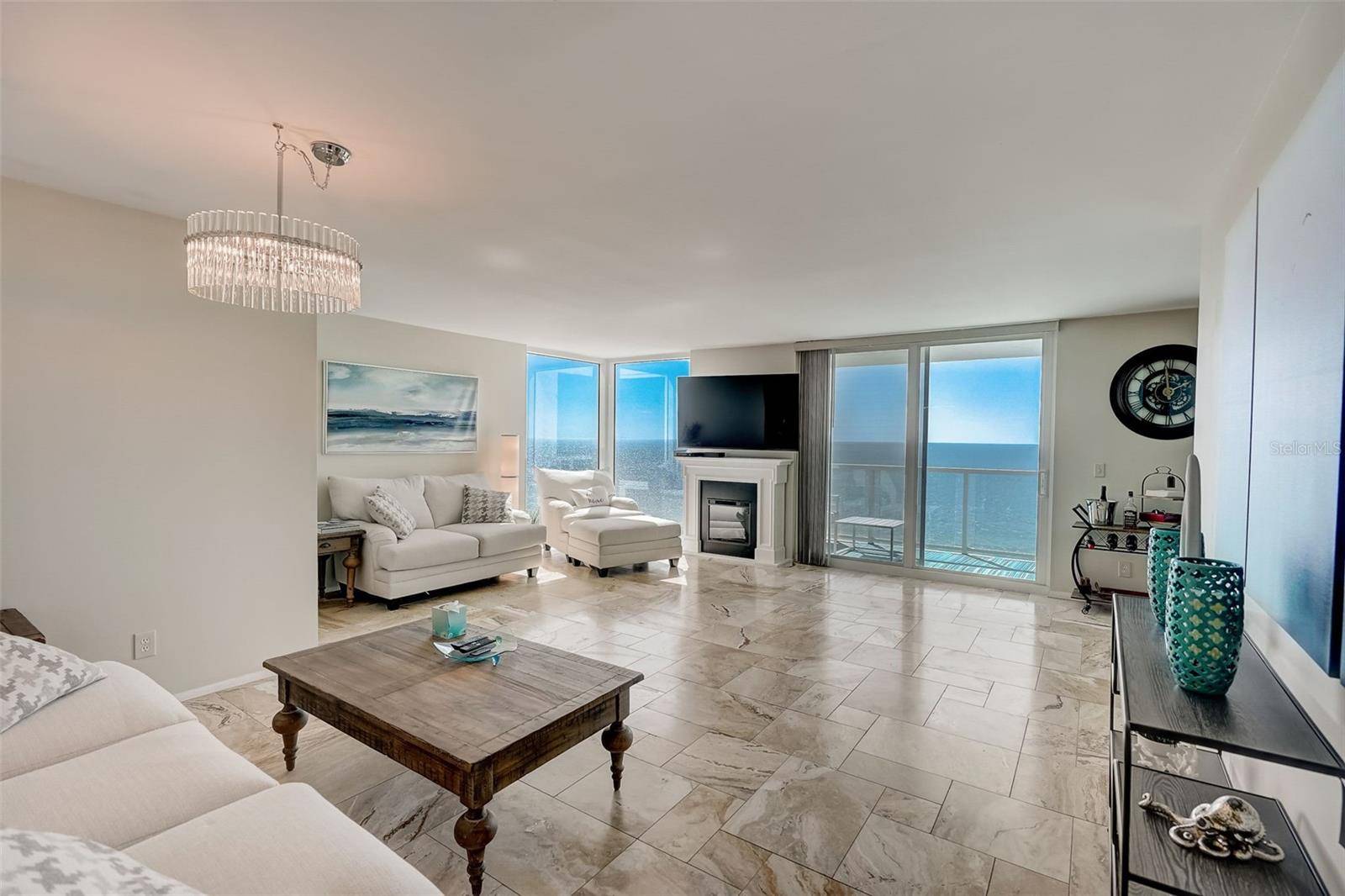 Longboat Key, FL 34228,2425 GULF OF MEXICO DR #14B