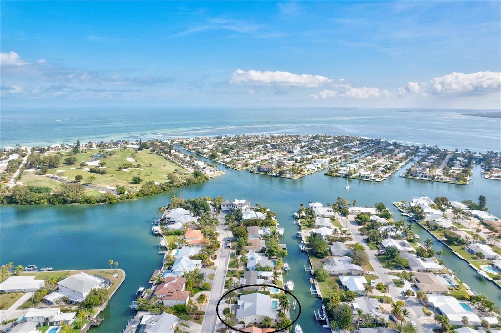 Holmes Beach, FL 34217,523 70TH ST