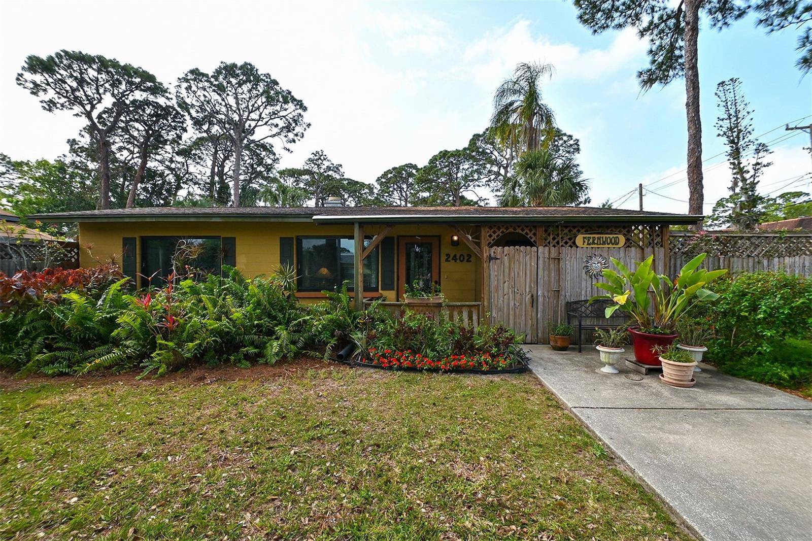 Sarasota, FL 34237,2402 ASPINWALL ST