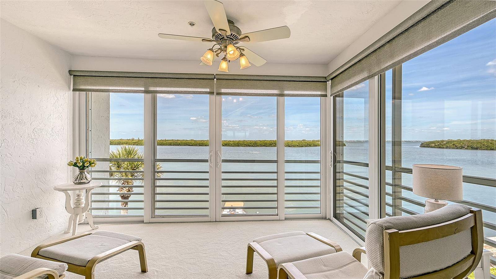 Longboat Key, FL 34228,4420 EXETER DR #L305