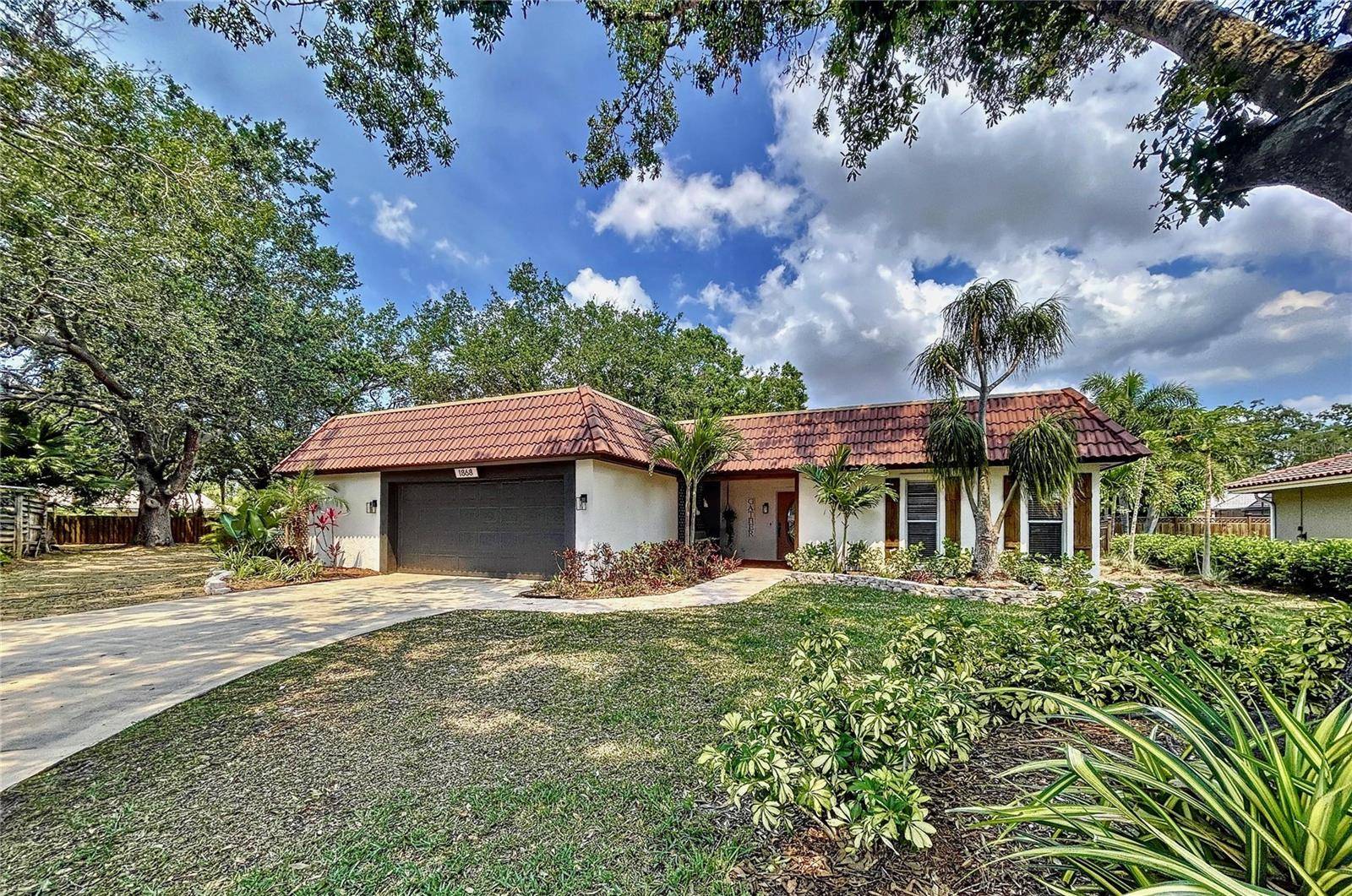 Sarasota, FL 34232,1868 RIVIERA CIR