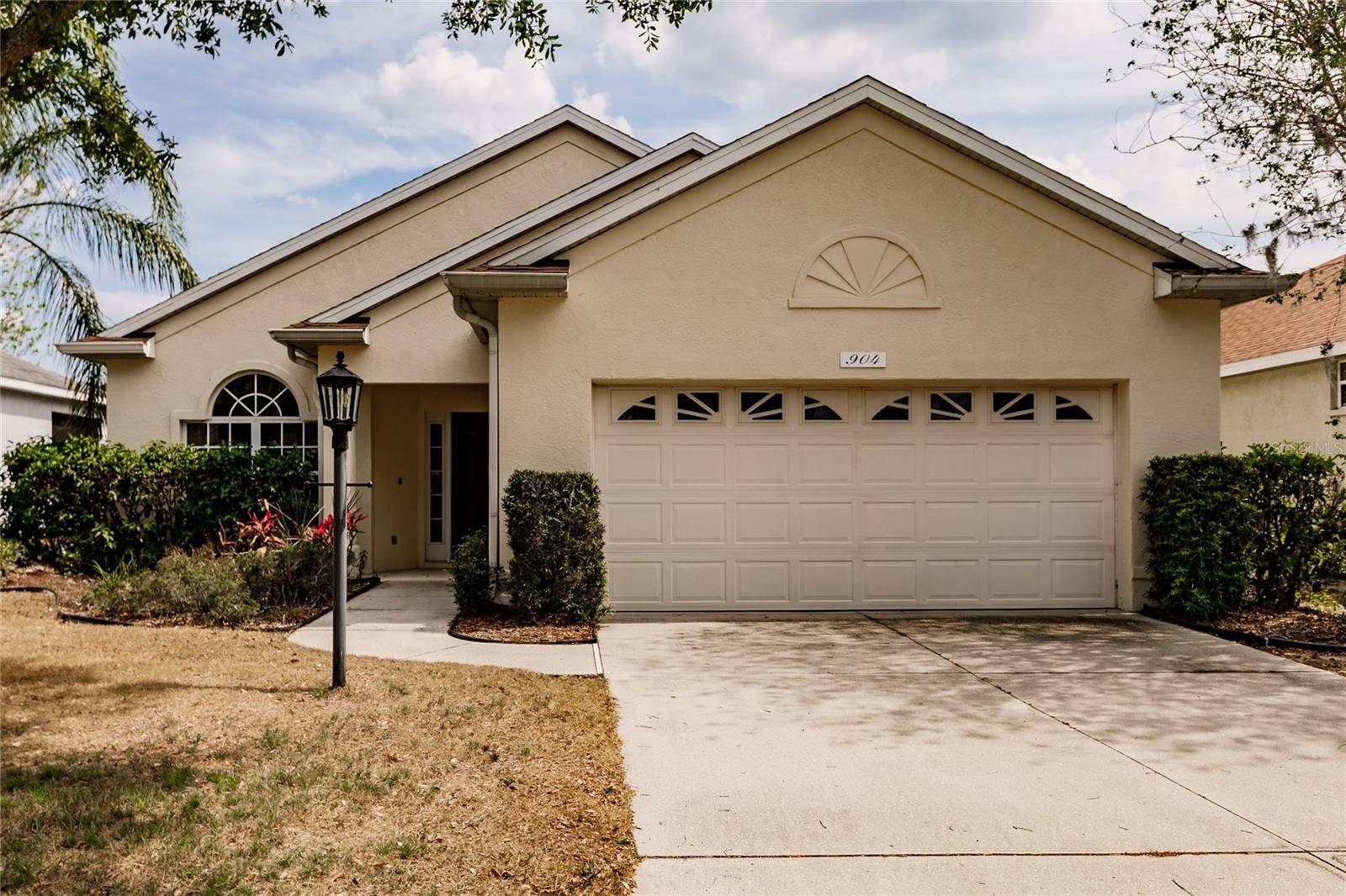 Bradenton, FL 34212,904 SPRINGWOOD CIR