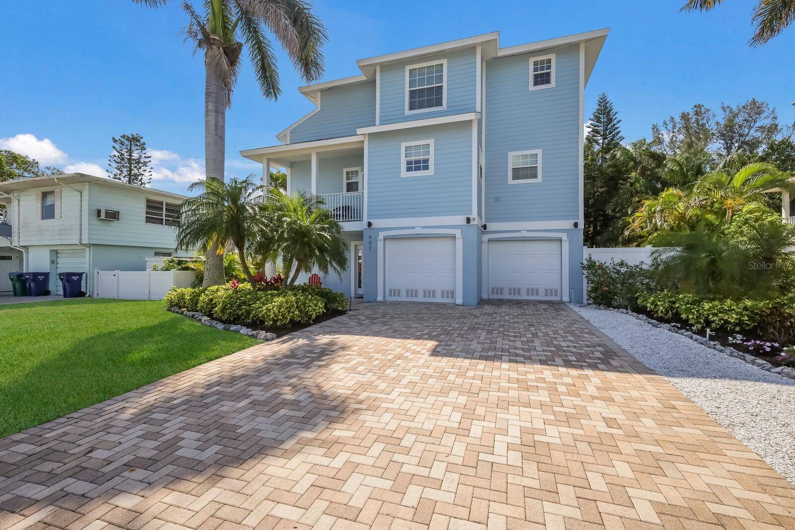 Holmes Beach, FL 34217,407 74TH ST