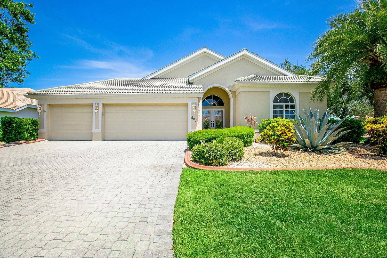 Osprey, FL 34229,801 GOLDEN POND CT