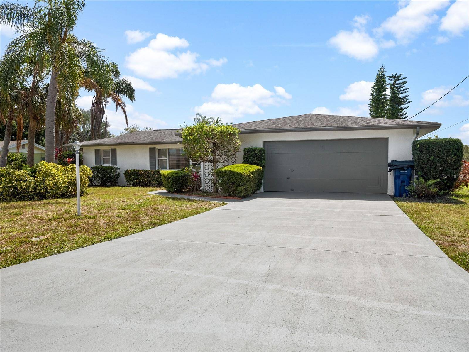 Sarasota, FL 34243,546 MAGELLAN DR