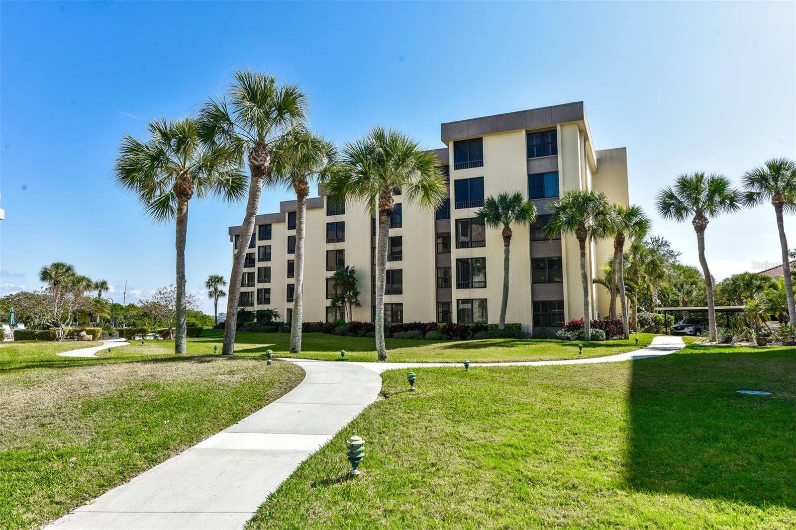 Sarasota, FL 34242,8770 MIDNIGHT PASS RD #302B