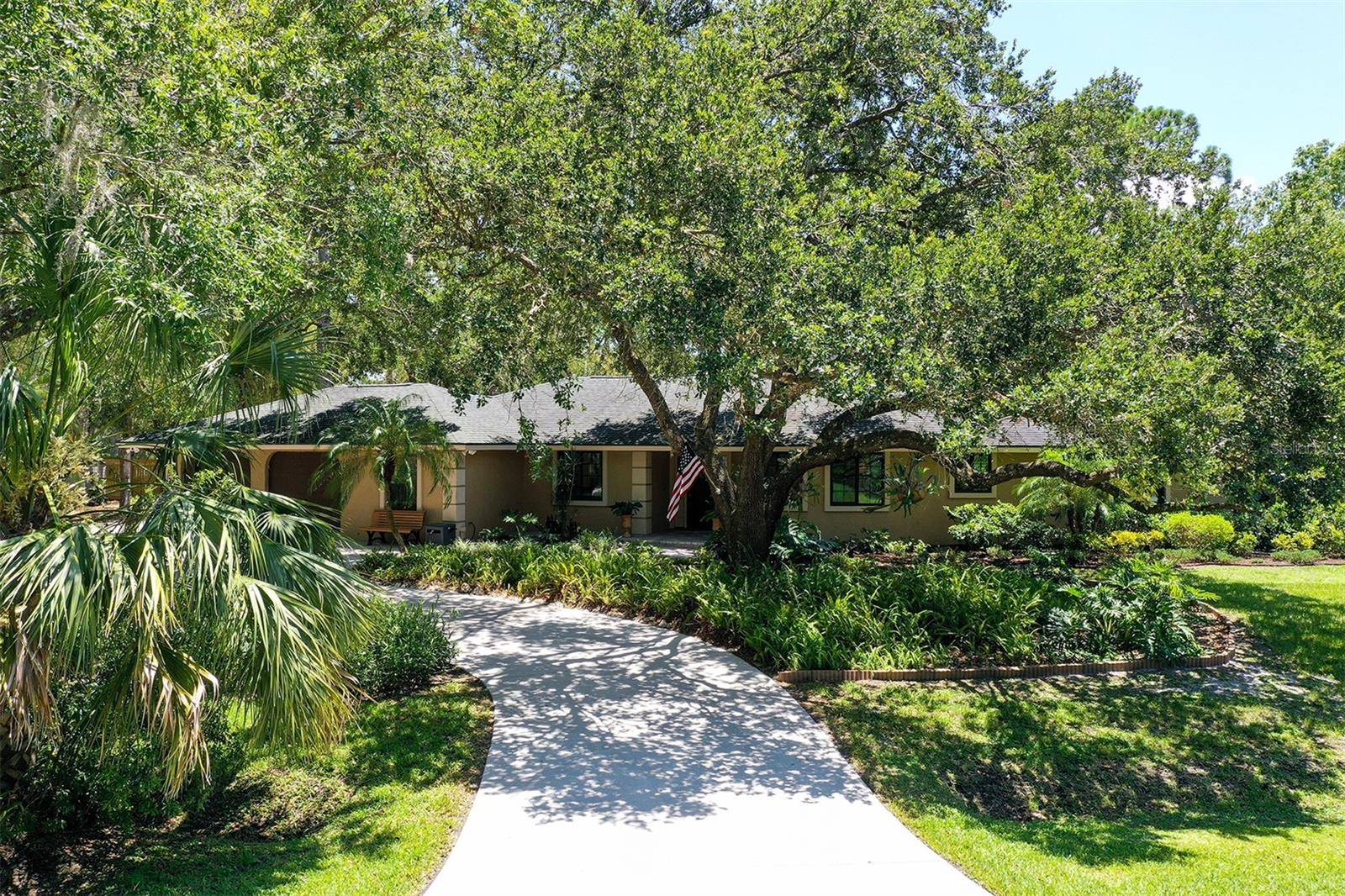 Sarasota, FL 34240,3585 WALDEN POND DR