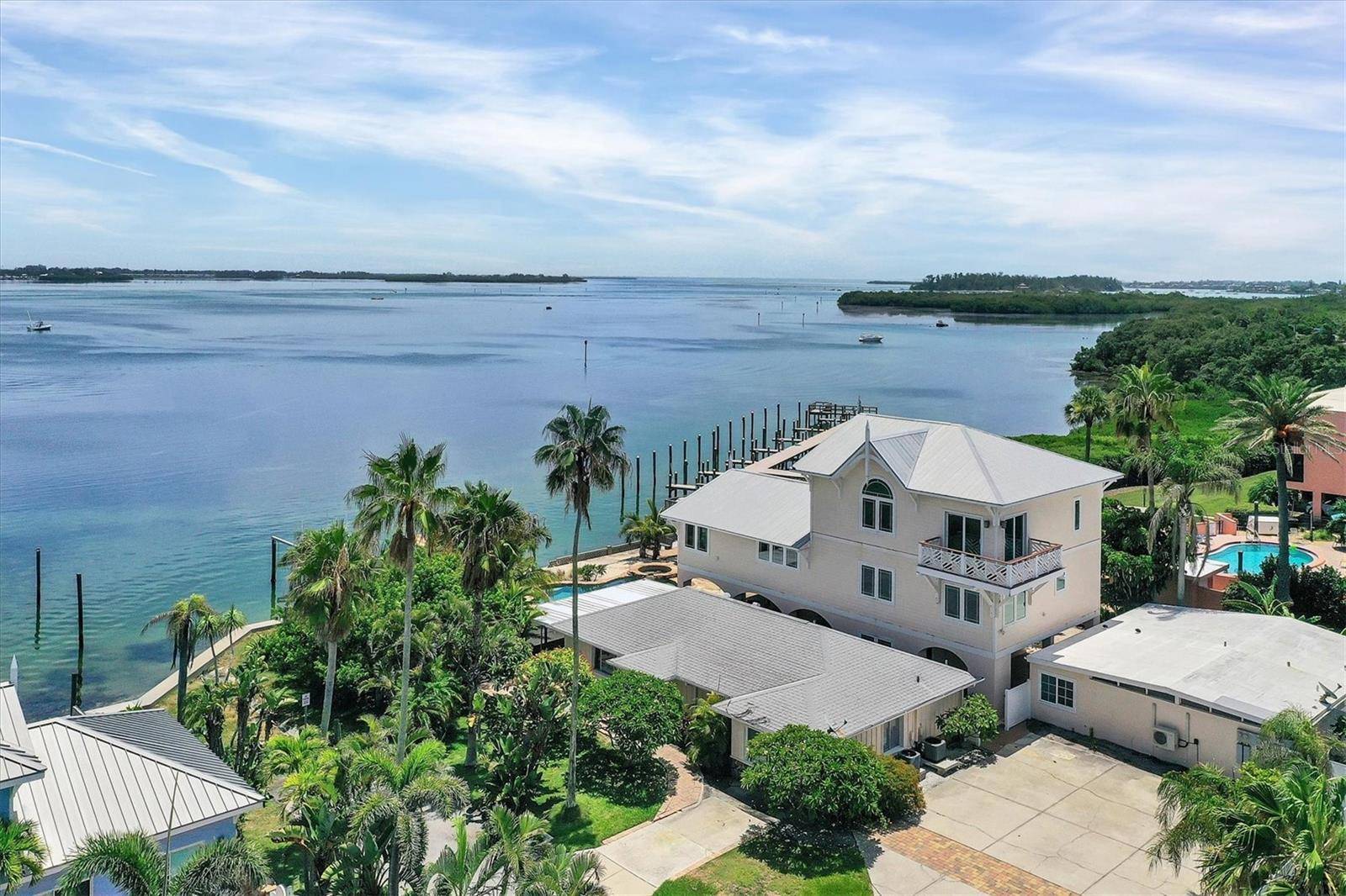 Bradenton Beach, FL 34217,109 13TH ST S