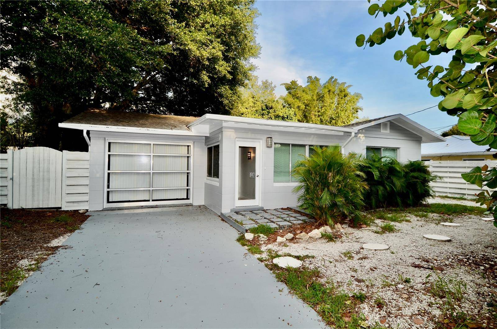 Sarasota, FL 34234,3842 CHAPEL DR