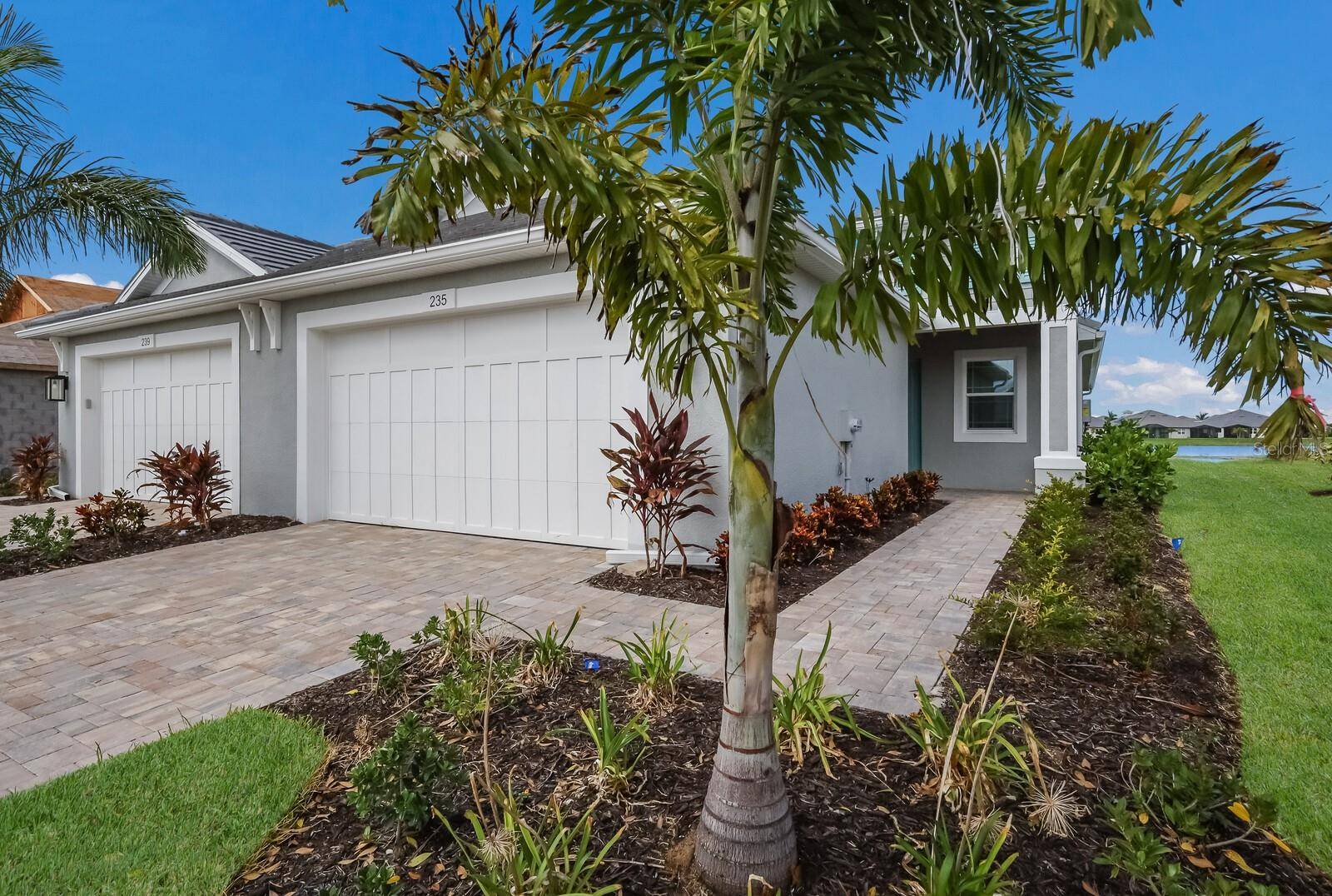 Bradenton, FL 34212,235 OKEEFFE CIR