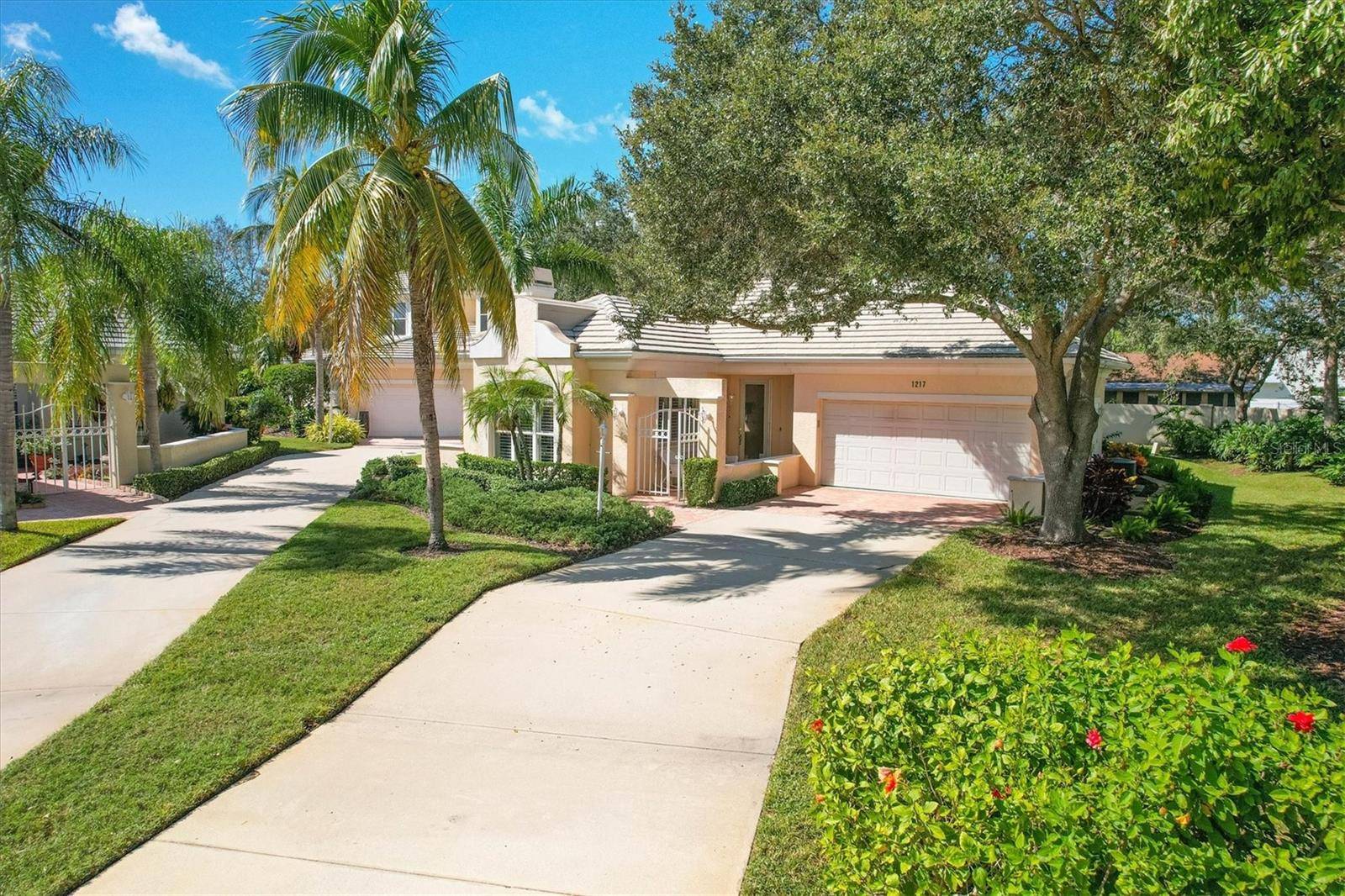 Sarasota, FL 34239,1217 HOLLY FERN LN