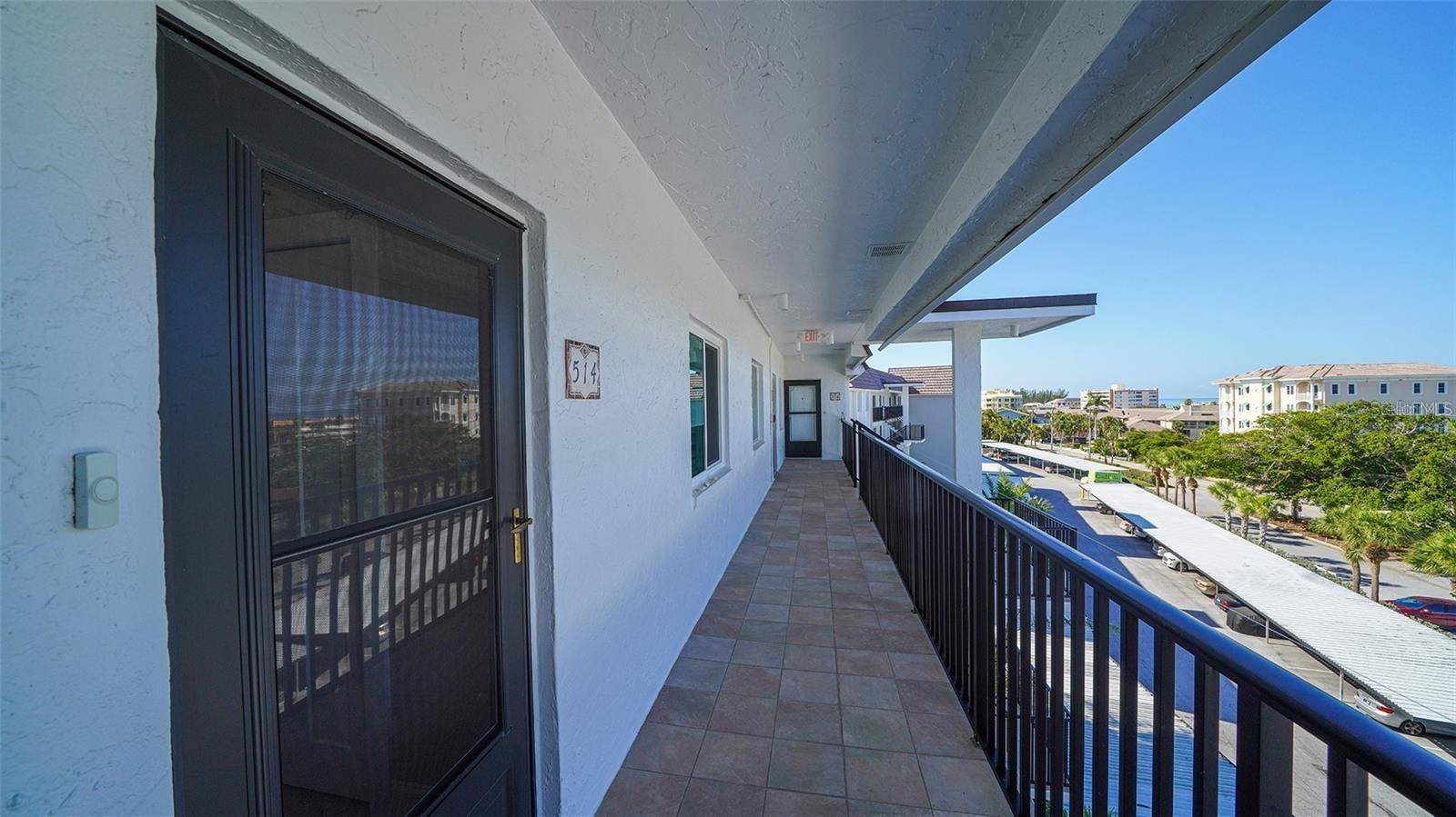 Sarasota, FL 34242,8911 MIDNIGHT PASS RD #514