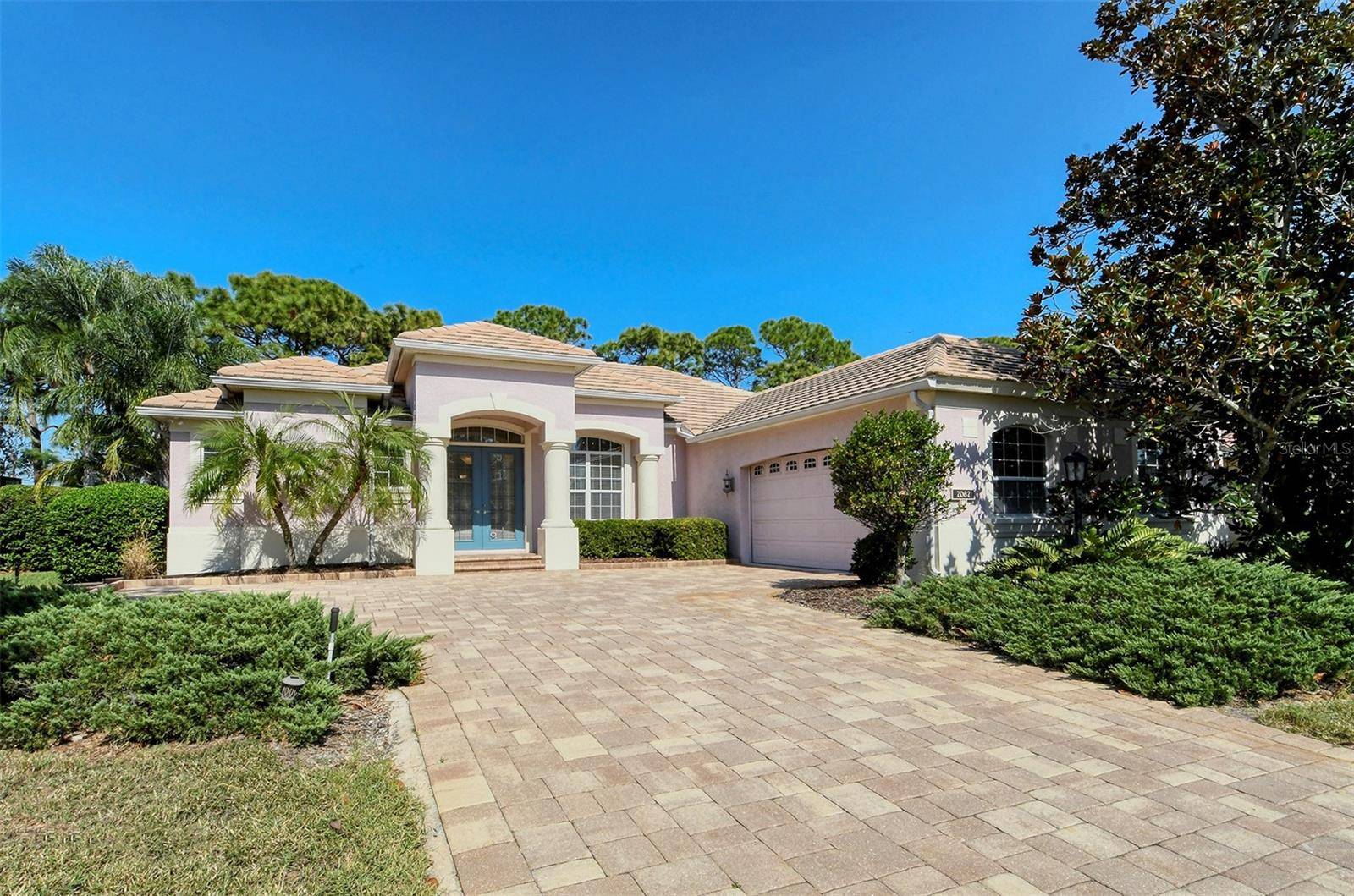 Sarasota, FL 34243,7067 TREYMORE CT