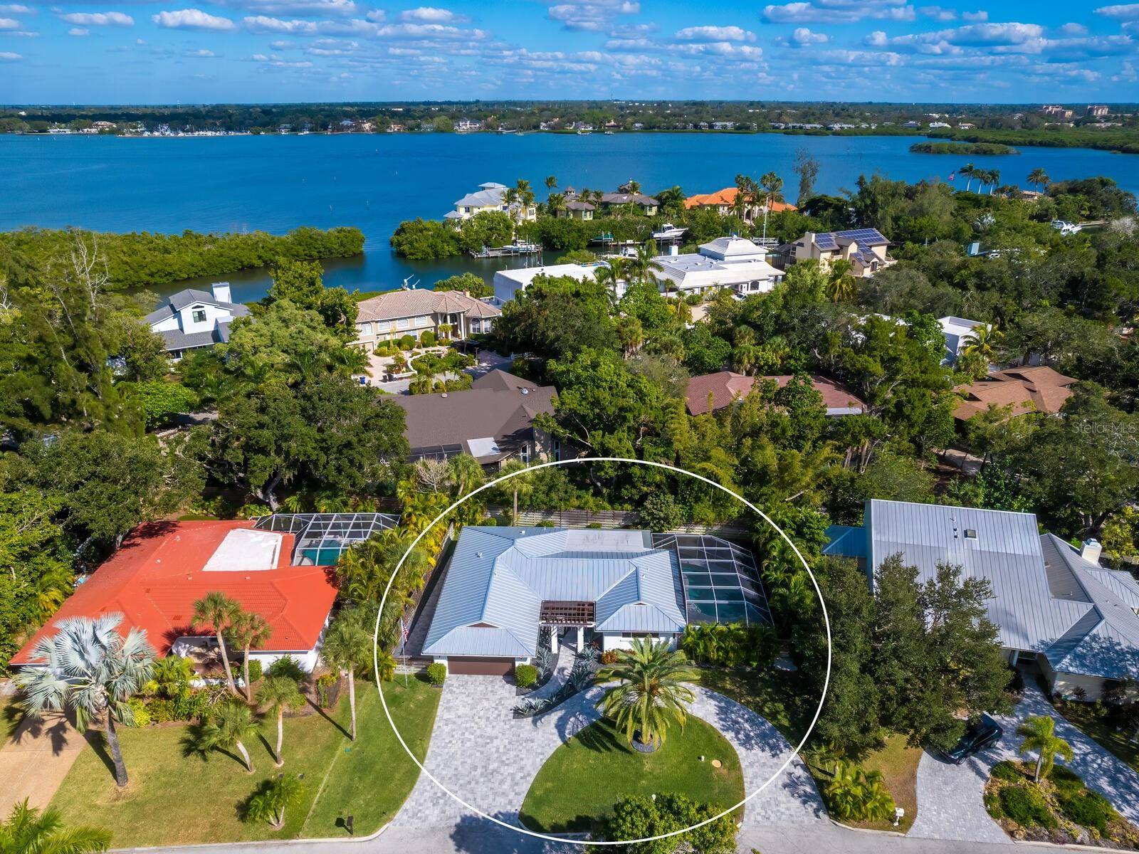 Sarasota, FL 34242,622 TROPICAL CIR