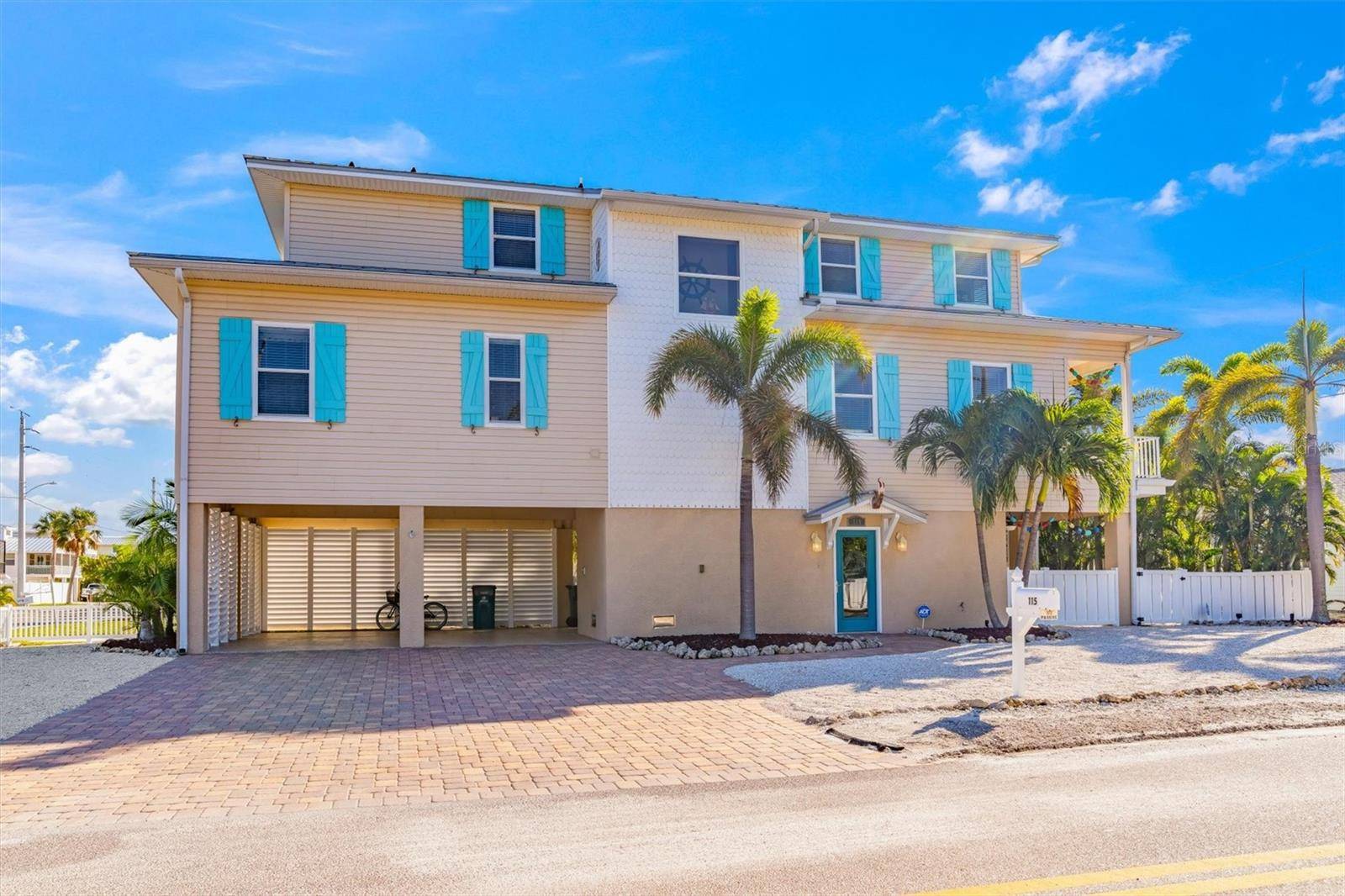 Holmes Beach, FL 34217,115 30TH ST