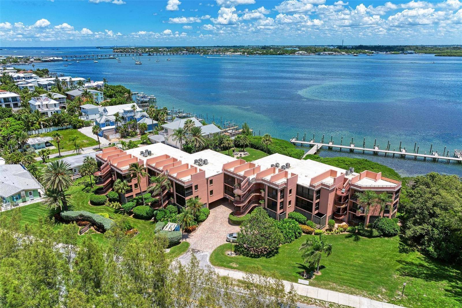 Bradenton Beach, FL 34217,1407 GULF DR S #203