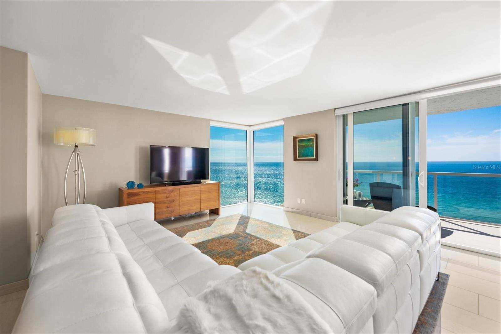 Longboat Key, FL 34228,2425 GULF OF MEXICO DR #13B