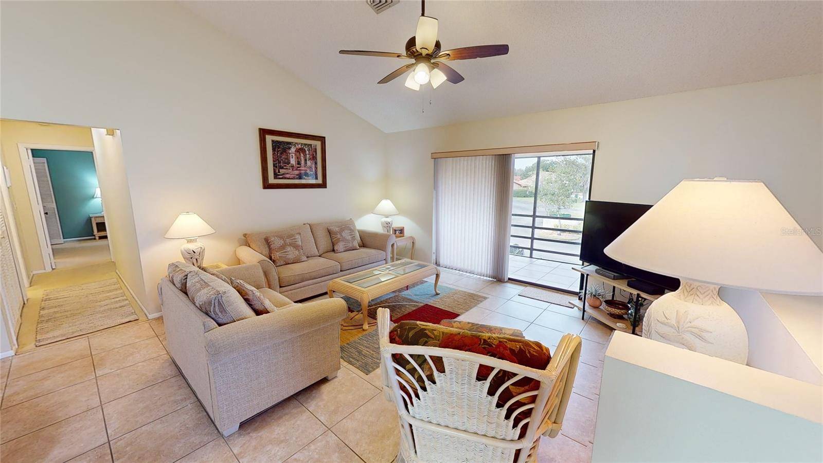 Sarasota, FL 34243,5668 GARDENS DR #201