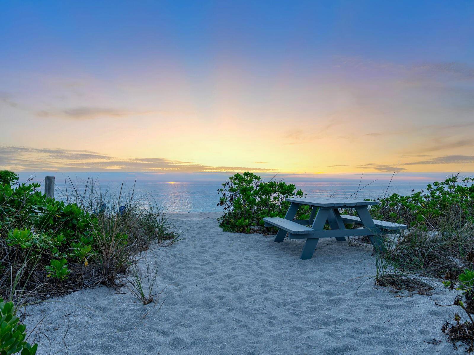 Osprey, FL 34229,1544 N CASEY KEY RD