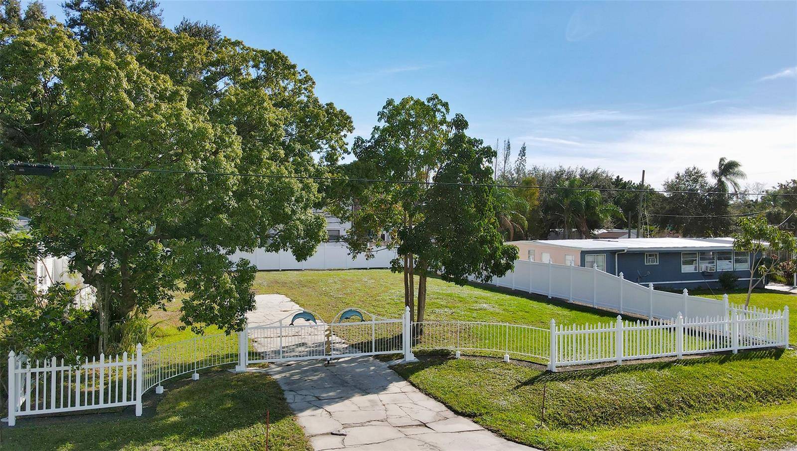 Nokomis, FL 34275,214 RAVENNA ST N